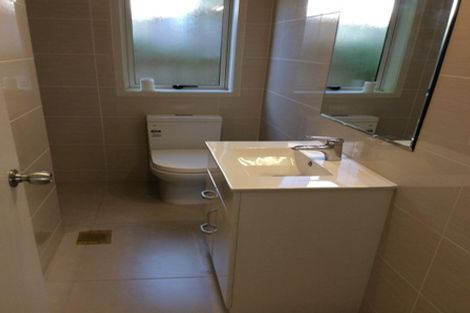 Photo of property in 1/10 School Road, Te Atatu South, Auckland, 0610