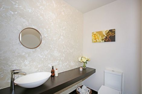 Photo of property in 11 Bernora Crescent, Bombay, 2675