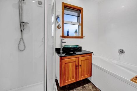 Photo of property in 5 Scott Street, Moturoa, New Plymouth, 4310