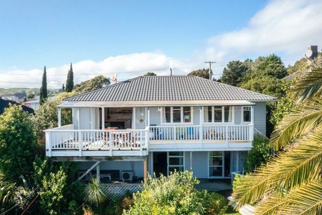 Photo of property in 34 Sievers Grove, Cannons Creek, Porirua, 5024