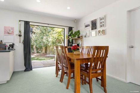 Photo of property in 52a Woodside Road, Massey, Auckland, 0614