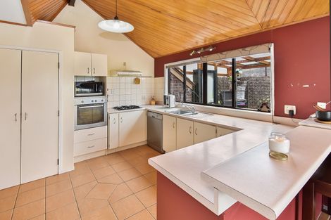 Photo of property in 13a Lawson Way, Weymouth, Auckland, 2103