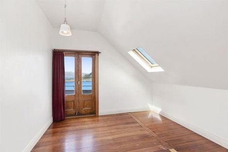 Photo of property in 330 The Esplanade, Island Bay, Wellington, 6023