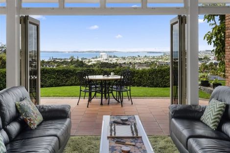 Photo of property in 64 Waldorf Crescent, Orewa, 0931