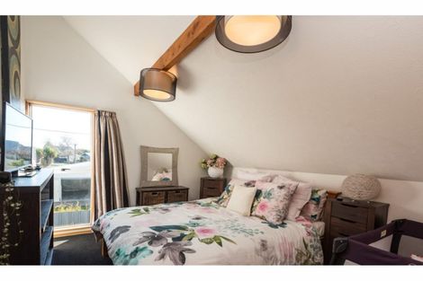 Photo of property in 1a Dulles Place, Papanui, Christchurch, 8053