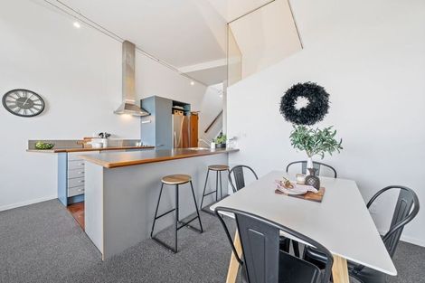 Photo of property in Metro Apartments, 12/220 Thorndon Quay, Pipitea, Wellington, 6011