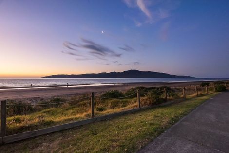 Photo of property in 88 Marine Parade, Paraparaumu Beach, Paraparaumu, 5032