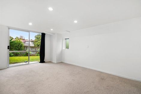 Photo of property in 2/85 Diana Drive, Glenfield, Auckland, 0627