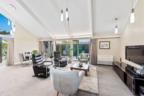 Photo of property in 14 Kent Lodge Avenue, Avonhead, Christchurch, 8042