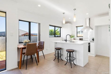 Photo of property in 7 Opouatu Avenue, Glenbrook, 2681