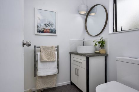 Photo of property in 103 Brian Crescent, Stanmore Bay, Whangaparaoa, 0932