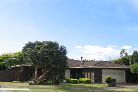 Photo of property in 9 Palmer Crescent, Silverstream, Upper Hutt, 5019