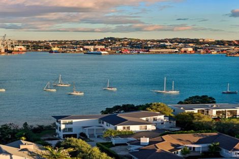 Photo of property in 31a Stanley Point Road, Stanley Point, Auckland, 0624