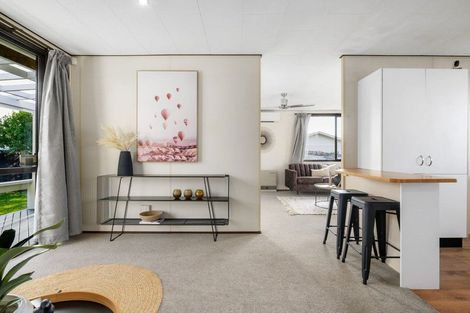 Photo of property in 38 Garland Drive, St Andrews, Hamilton, 3200