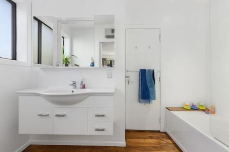 Photo of property in 22 Wilson Grove, Normandale, Lower Hutt, 5010