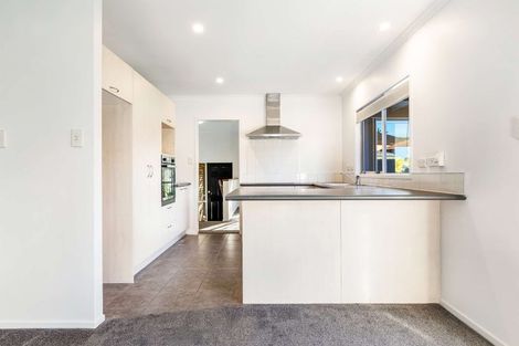 Photo of property in 6 Bibury Avenue, Henderson, Auckland, 0612