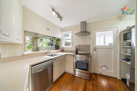 Photo of property in 19 Thomas Street, Stokes Valley, Lower Hutt, 5019