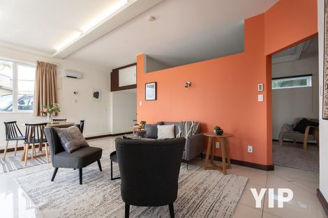 Photo of property in 41a Tamworth Crescent, Newlands, Wellington, 6037