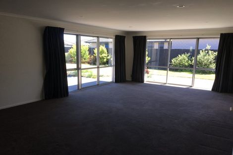 Photo of property in 10 Handley Crescent, Wigram, Christchurch, 8042