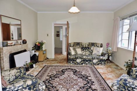 Photo of property in 31 Lyndhurst Road, Tawa, Wellington, 5028