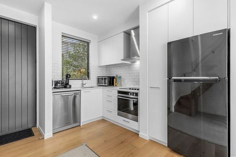 Photo of property in 9/52 High Street, Island Bay, Wellington, 6023