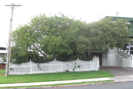 Photo of property in 1/118 Ocean View Road, Northcote, Auckland, 0627