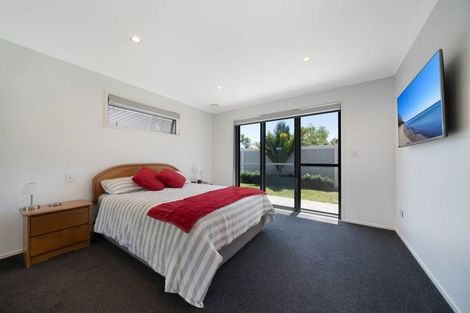 Photo of property in 154 Boord Crescent, Kumeu, 0891