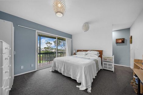 Photo of property in 14 Beauchamp Drive, Massey, Auckland, 0614
