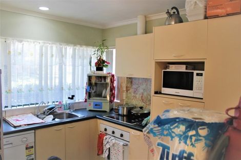 Photo of property in 5 Sandwick Drive, Weymouth, Auckland, 2103