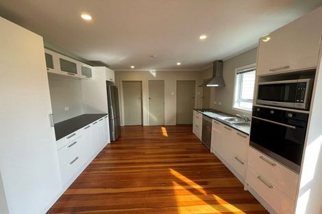 Photo of property in 382 South Road, Omata, New Plymouth, 4374