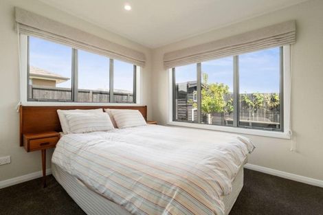 Photo of property in 8 Eric Farley Drive, Kumeu, 0810