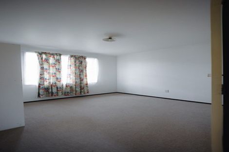 Photo of property in 14 Granville Drive, Massey, Auckland, 0614