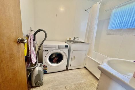 Photo of property in 4/318 Te Atatu Road, Te Atatu South, Auckland, 0610