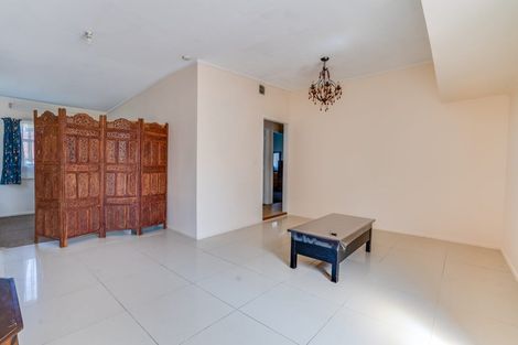 Photo of property in 15 Camden Place, Papatoetoe, Auckland, 2025