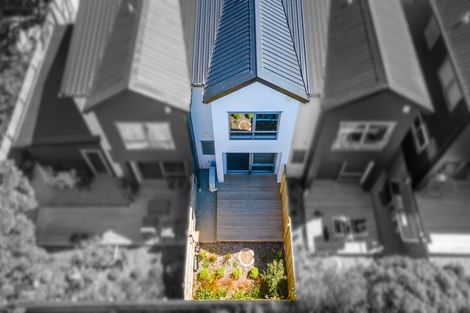 Photo of property in 2/10 Marion Street, Silverstream, Upper Hutt, 5019