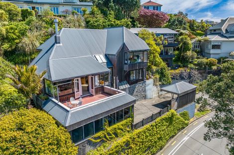 Photo of property in 31 Wadestown Road, Wadestown, Wellington, 6012