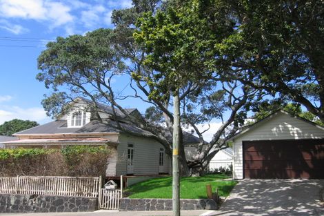 Photo of property in 1 Mozeley Avenue, Devonport, Auckland, 0624