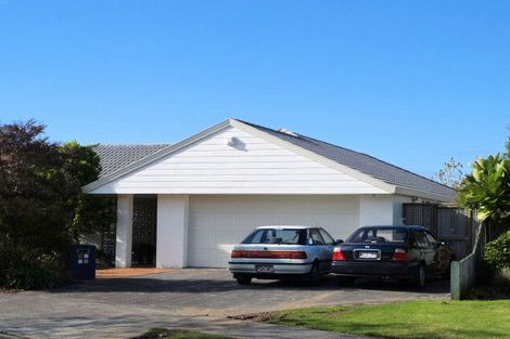 Photo of property in 11 Yarlside Place, Northpark, Auckland, 2013
