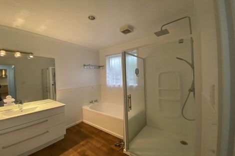 Photo of property in 4 Trojan Crescent, New Lynn, Auckland, 0600