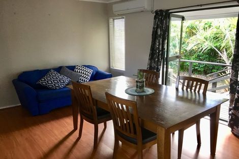 Photo of property in 2/44 Darren Crescent, Half Moon Bay, Auckland, 2012