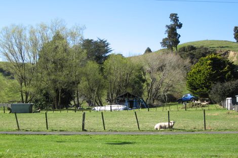 Photo of property in 40 Ongo Road, Hunterville, 4730