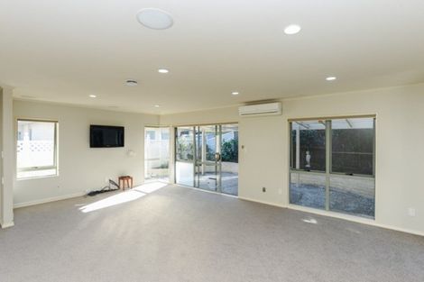 Photo of property in 1/217 Mcleod Street, Camberley, Hastings, 4120