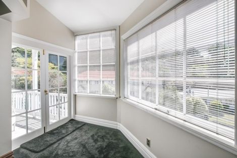 Photo of property in 32 Milton Road, Bluff Hill, Napier, 4110