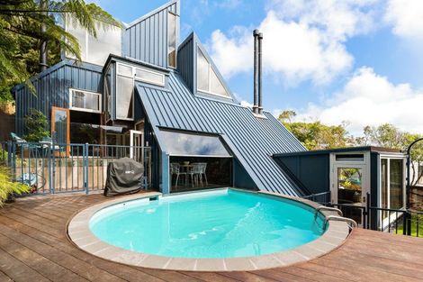 Photo of property in 52 Amapur Drive, Khandallah, Wellington, 6035