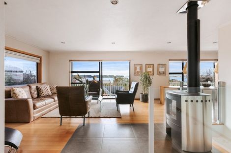 Photo of property in 96 Omokoroa Road, Omokoroa, 3114