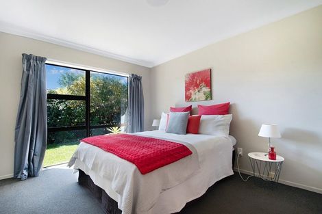Photo of property in 17 Palomino Drive, Henderson, Auckland, 0612