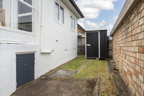 Photo of property in 43 Rogan Street, Mount Roskill, Auckland, 1041