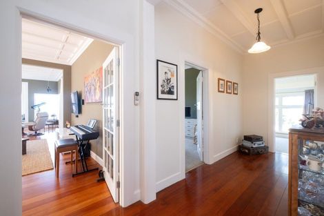 Photo of property in 15 Terrace Road, Bay View, Napier, 4104