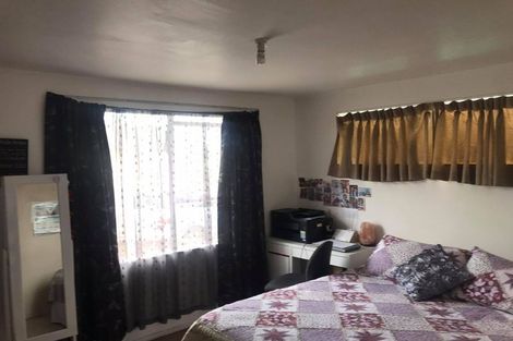 Photo of property in 1/3 Sparrow Place, Weymouth, Auckland, 2103