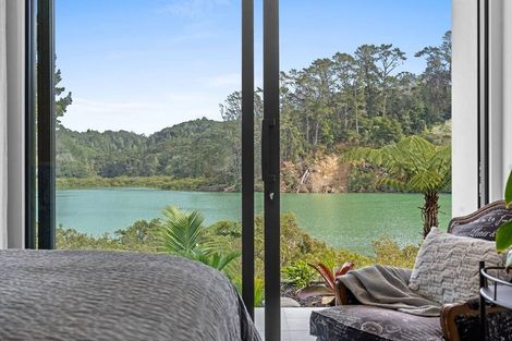 Photo of property in 30 Kingfisher Grove, Greenhithe, Auckland, 0632